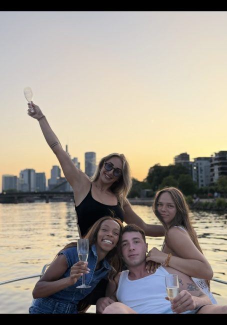 FD7E8F63-F74B-4EEB-8C42-17E67C192699